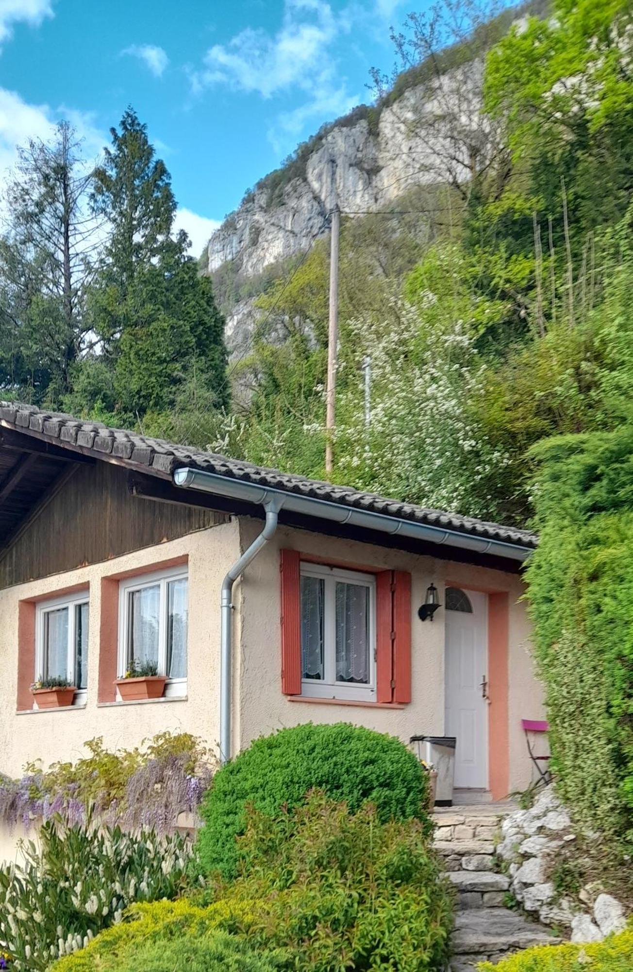 Lacustra Chalet